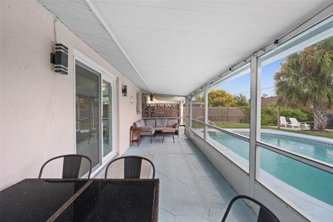 House in Venice, Florida 2 bedrooms, 80.17 sq.m. № 2144957 - photo 18