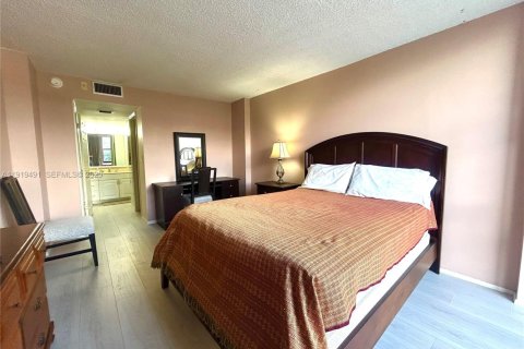 Condo in Fort Lauderdale, Florida, 2 bedrooms  № 1985873 - photo 20