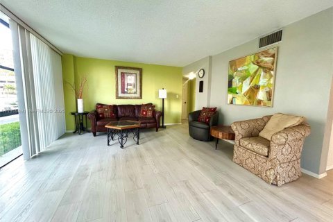 Condo in Fort Lauderdale, Florida, 2 bedrooms  № 1985873 - photo 9