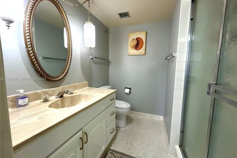 Condo in Fort Lauderdale, Florida, 2 bedrooms  № 1985873 - photo 12
