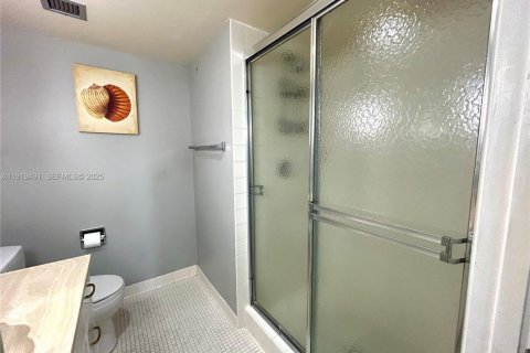 Condo in Fort Lauderdale, Florida, 2 bedrooms  № 1985873 - photo 13