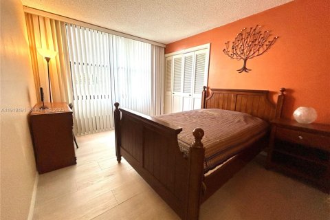 Condo in Fort Lauderdale, Florida, 2 bedrooms  № 1985873 - photo 14