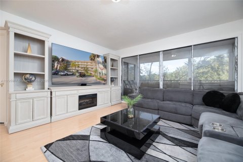 Condo in Coconut Creek, Florida, 2 bedrooms  № 1727060 - photo 4