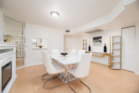 Condo in Coconut Creek, Florida, 2 bedrooms  № 1727060 - photo 11