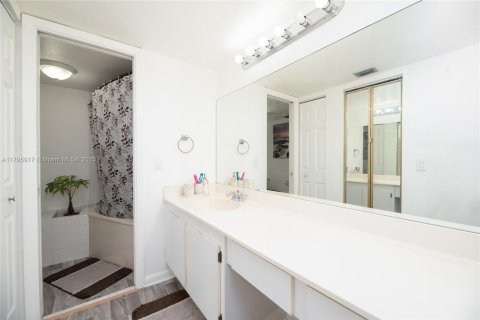 Condo in Coconut Creek, Florida, 2 bedrooms  № 1727060 - photo 25