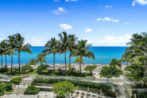 Condo in Sunny Isles Beach, Florida, 4 bedrooms  № 1997769 - photo 20