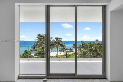 Condo in Sunny Isles Beach, Florida, 4 bedrooms  № 1997769 - photo 25