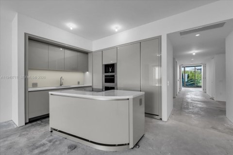 Condo in Sunny Isles Beach, Florida, 4 bedrooms  № 1997769 - photo 12