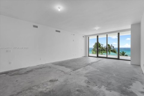 Condo in Sunny Isles Beach, Florida, 4 bedrooms  № 1997769 - photo 10
