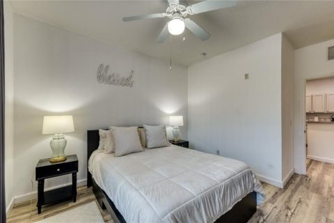 Condo in Kissimmee, Florida, 3 bedrooms  № 2410476 - photo 23