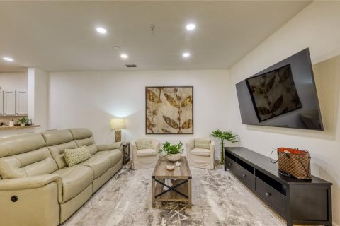 Condo in Kissimmee, Florida, 3 bedrooms  № 2410476 - photo 11