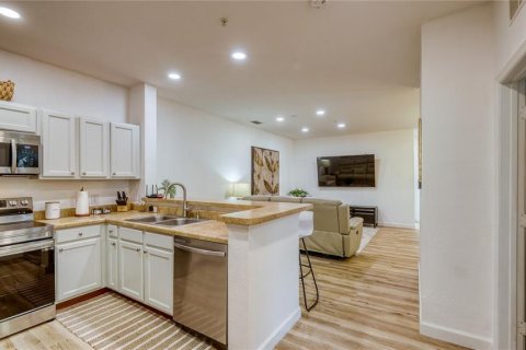 Condo in Kissimmee, Florida, 3 bedrooms  № 2410476 - photo 6