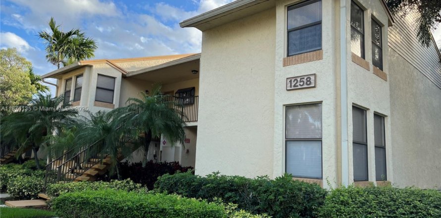 Кондоминиум с 2 спальнями в Дирфилд-Бич, Флорида № 1922012