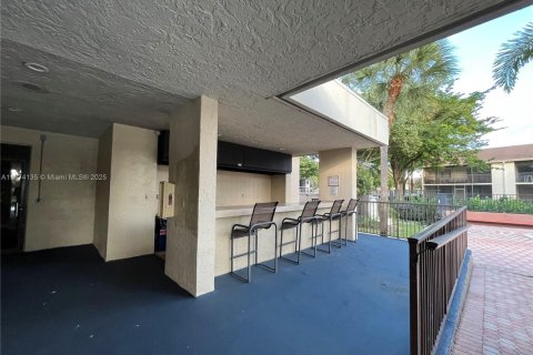 Снять в аренду кондоминиум в Дирфилд-Бич, Флорида 2 спальни, 85.1м2, № 1922012 - фото 21