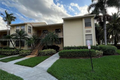 Снять в аренду кондоминиум в Дирфилд-Бич, Флорида 2 спальни, 85.1м2, № 1922012 - фото 2