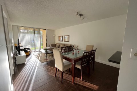 Снять в аренду кондоминиум в Дирфилд-Бич, Флорида 2 спальни, 85.1м2, № 1922012 - фото 5