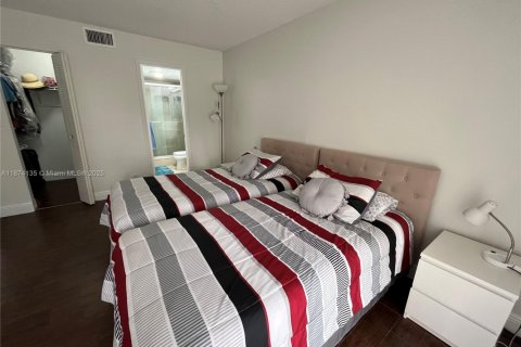 Снять в аренду кондоминиум в Дирфилд-Бич, Флорида 2 спальни, 85.1м2, № 1922012 - фото 10