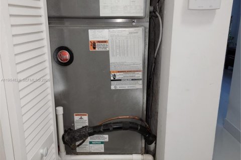 Снять в аренду виллу или дом в Майами, Флорида 2 спальни, 142.33м2, № 2051371 - фото 12