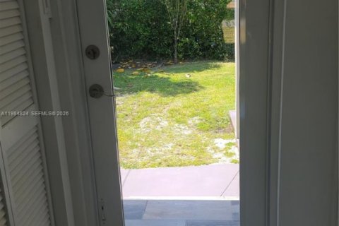 Снять в аренду виллу или дом в Майами, Флорида 2 спальни, 142.33м2, № 2051371 - фото 24