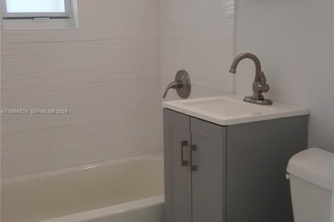 Снять в аренду виллу или дом в Майами, Флорида 2 спальни, 142.33м2, № 2051371 - фото 11