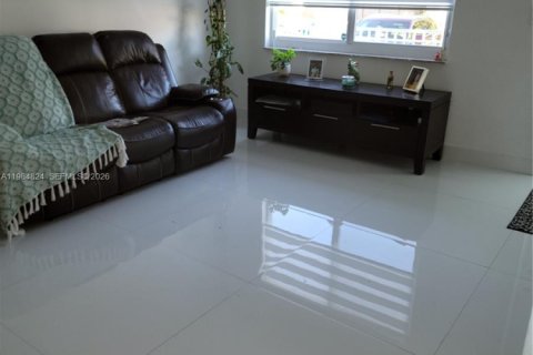 Снять в аренду виллу или дом в Майами, Флорида 2 спальни, 142.33м2, № 2051371 - фото 7