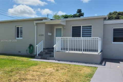 Снять в аренду виллу или дом в Майами, Флорида 2 спальни, 142.33м2, № 2051371 - фото 30