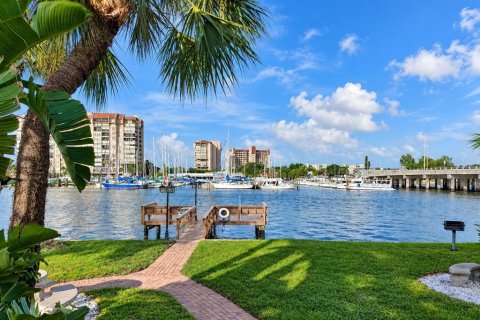 Copropriété à louer à Treasure Island, Floride: 1 chambre, 53.88 m2 № 2384335 - photo 4
