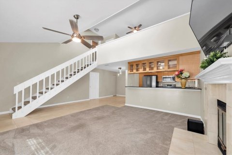 Adosado en venta en Saint Petersburg, Florida, 2 dormitorios, 139.35 m2 № 2102213 - foto 9