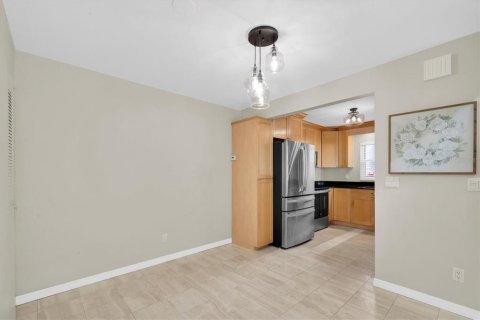 Adosado en venta en Saint Petersburg, Florida, 2 dormitorios, 139.35 m2 № 2102213 - foto 13