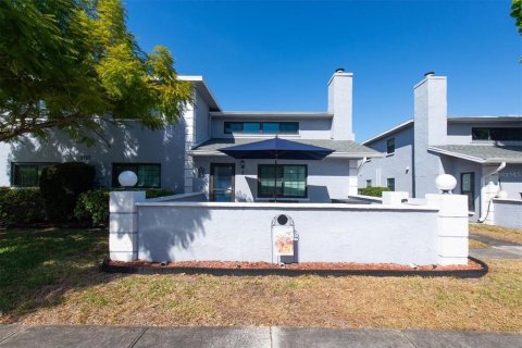 Adosado en venta en Saint Petersburg, Florida, 2 dormitorios, 139.35 m2 № 2102213 - foto 3
