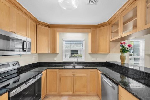 Adosado en venta en Saint Petersburg, Florida, 2 dormitorios, 139.35 m2 № 2102213 - foto 11