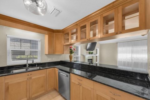 Adosado en venta en Saint Petersburg, Florida, 2 dormitorios, 139.35 m2 № 2102213 - foto 10