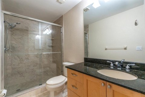 Adosado en venta en Saint Petersburg, Florida, 2 dormitorios, 139.35 m2 № 2102213 - foto 20