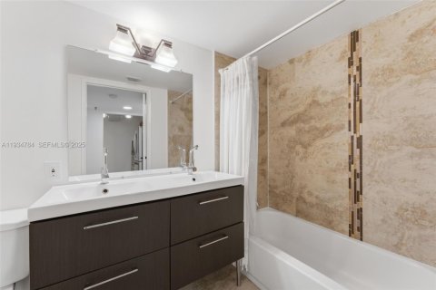 Condominio en venta en Miami, Florida, 2 dormitorios, 83.89 m2 № 1993012 - foto 23