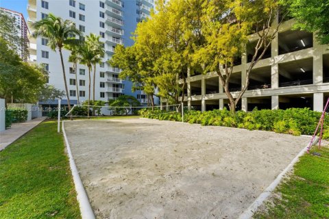 Condominio en venta en Miami, Florida, 2 dormitorios, 83.89 m2 № 1993012 - foto 28