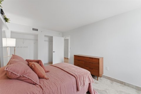 Condominio en venta en Miami, Florida, 2 dormitorios, 83.89 m2 № 1993012 - foto 14