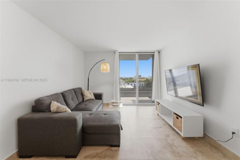 Condominio en venta en Miami, Florida, 2 dormitorios, 83.89 m2 № 1993012 - foto 5