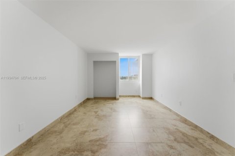 Condominio en venta en Miami, Florida, 2 dormitorios, 83.89 m2 № 1993012 - foto 17