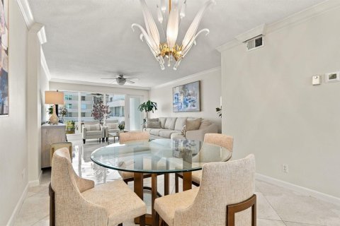 Condominio en venta en Lauderdale-by-the-Sea, Florida, 1 dormitorio, 61.5 m2 № 2431957 - foto 23