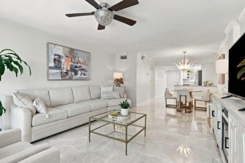 Condominio en venta en Lauderdale-by-the-Sea, Florida, 1 dormitorio, 61.5 m2 № 2431957 - foto 28