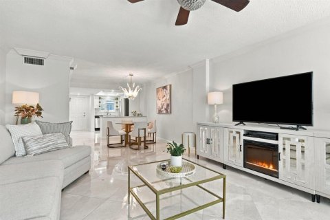Condominio en venta en Lauderdale-by-the-Sea, Florida, 1 dormitorio, 61.5 m2 № 2431957 - foto 27