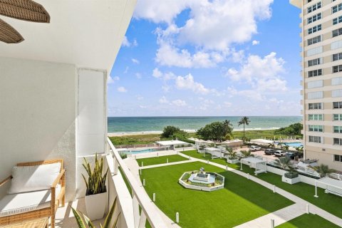 Condominio en Lauderdale-by-the-Sea, Florida, 1 dormitorio  № 2431957