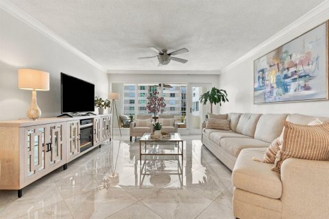 Condominio en venta en Lauderdale-by-the-Sea, Florida, 1 dormitorio, 61.5 m2 № 2431957 - foto 4