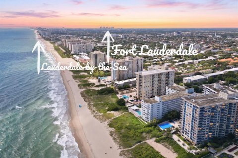 Condominio en venta en Lauderdale-by-the-Sea, Florida, 1 dormitorio, 61.5 m2 № 2431957 - foto 10