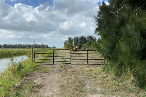 Terreno en venta en Fort Pierce, Florida № 1173016 - foto 1