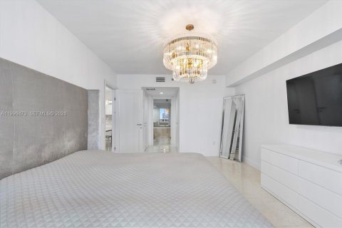 Снять в аренду квартиру в Халландейл-Бич, Флорида 3 спальни, 161м2, № 2066949 - фото 15