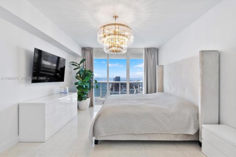 Снять в аренду квартиру в Халландейл-Бич, Флорида 3 спальни, 161м2, № 2066949 - фото 13