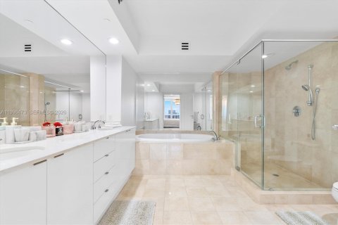 Снять в аренду квартиру в Халландейл-Бич, Флорида 3 спальни, 161м2, № 2066949 - фото 17