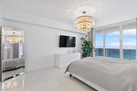 Снять в аренду квартиру в Халландейл-Бич, Флорида 3 спальни, 161м2, № 2066949 - фото 12