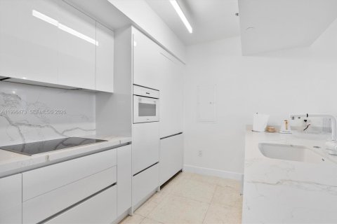 Снять в аренду квартиру в Халландейл-Бич, Флорида 3 спальни, 161м2, № 2066949 - фото 11